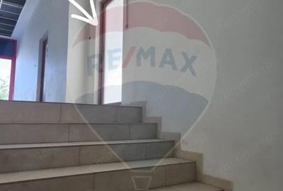 Spațiu comercial, de 30 mp, în Central - 4