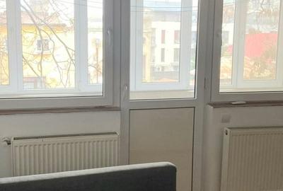 Apartament semidecomandat, mobilat în Est - 12