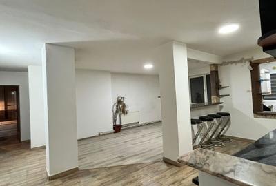 Apartament cu 4 camere decomandat în Central - 2