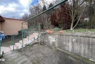 Casă cu 4 camere cu Teren 1329 Mp în Petros - 12