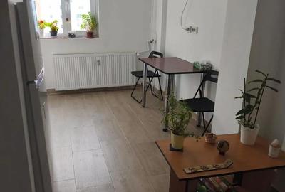 Apartament cu 3 camere decomandat în Muncii - 1