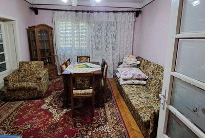 Casă cu 4 camere în Central - 1