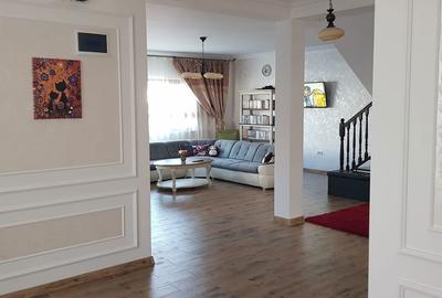 Casă cu 4 camere cu Canalizare în Central - 5