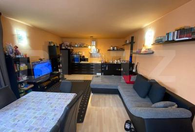 Casa de 284 mp, impartit in 3 apartamente, teren 503 mp, Grivitei Comision 0%! - 2