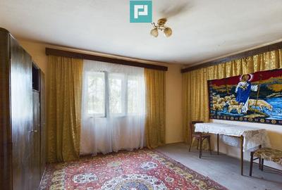 Casa cu 8 Camere in Salajeni - 1