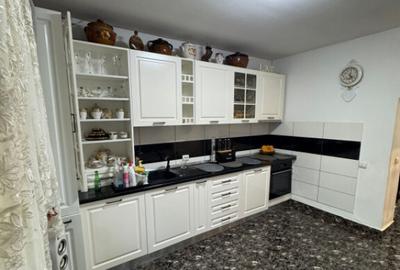 Casa 3 camere, curte generoasa, terase, parcare zona O - 13