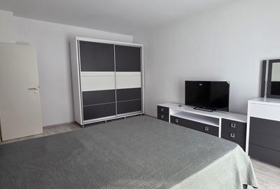 Garsonieră decomandată în Tractorul