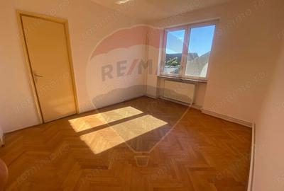 Apartament cu 2 camere decomandat în Central - 1