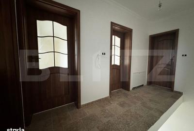 Casă cu 4 camere în Central - 2