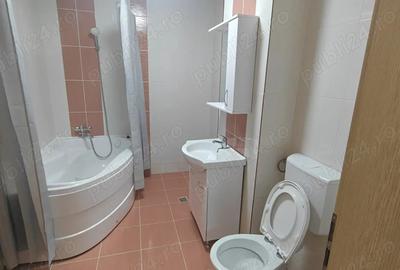 Apartament cu 3 camere semidecomandat, mobilat în Girocului