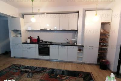 Apartament cu 4 camere decomandat în Central - 1