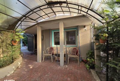 Casă cu 4 camere cu Teren 317 Mp în Central - 2