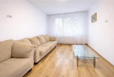 Apartament cu 3 camere semidecomandat, mobilat în Central