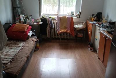 De vinzare garsoniera. - 2