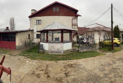 Casă cu 6 camere în Miroslăvești - 1