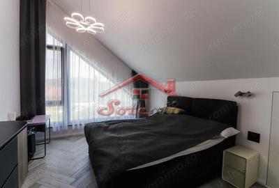 Casă cu 11 camere cu Teren 1227 Mp în Breaza de Sus