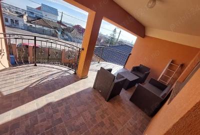 Casă cu 6 camere cu Teren 300 Mp în Central