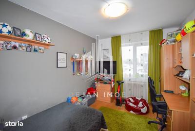 Apartament cu 3 camere decomandat în Simeria