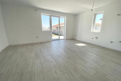 Duplex pe parter langa Timisoara | 3 camere si 2 bai | Perete dublu - 4
