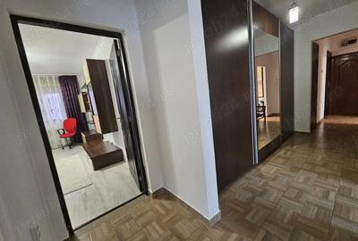 Apartament cu 3 camere decomandat, mobilat în Podu Roș - 8