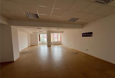 Spațiu comercial, de 1,300 mp, în Centrul Civic - 11