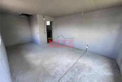 Casă cu 5 camere cu Teren 378 Mp în Central - 8
