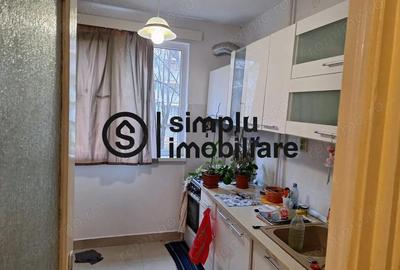 3 camere semi, etaj 2/4, Rovine - 138 000 Euro - 1