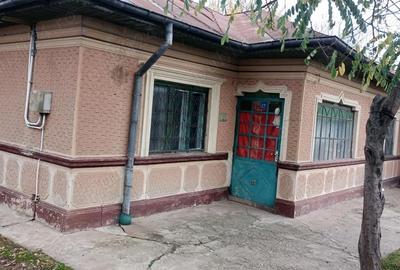 Casă cu 4 camere cu Teren 1000 Mp în 1 Decembrie - 1