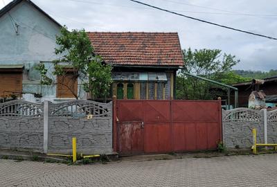 Casă individuală cu 3 camere în Central