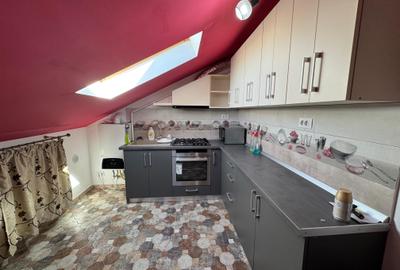 Apartament cu 3 camere decomandat, mobilat în Vișani - 5