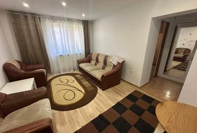 Apartament cu 2 camere semidecomandat, mobilat în Cugir