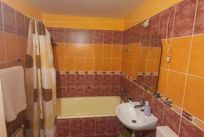 Apartament cu 2 camere, mobilat în Central