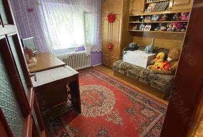 Apartament cu 3 camere decomandat în Carei - 4