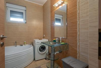 3 camere, 115 mp, Mamaia, zona centrala, pret sub media zonei ( 1.300 EUR/mp)! 3 camere, 115 mp, Mamaia, zona centrala, pret sub media zonei ( 1.300 EUR/mp)! - 6
