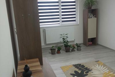 Apartament cu 3 camere decomandat în Găești - 6