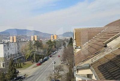 Apartament cu 5 camere decomandat în Trident - 6