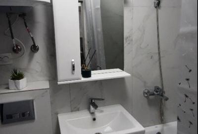 Garsonieră decomandată în 13 Septembrie