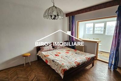 Apartament cu 2 camere decomandat în Rovine