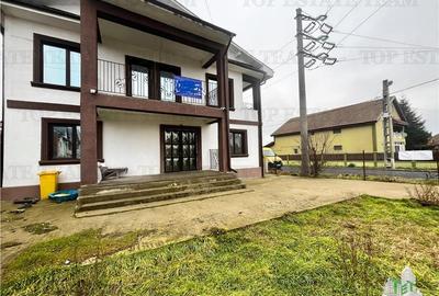 Casă cu 8 camere cu Canalizare în Lumina - 3