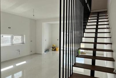 Casă cu 4 camere cu Teren 255 Mp în Moșnița Nouă