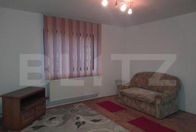 Casa 3 camere SI GRADINA 550mp in vatra satului TARLUNGENI - 2