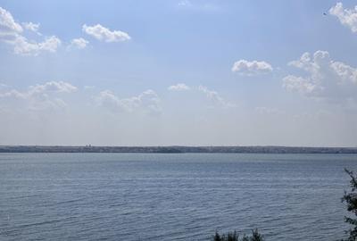 Apartament cu Vedere Frontala catre lac cu terasa si parcare - 13