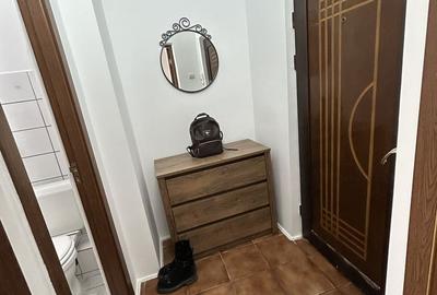 Garsonieră decomandată în Tractorul - 4