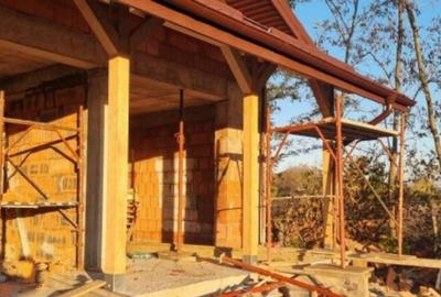 Casă cu 5 camere cu Teren 400 Mp în Central