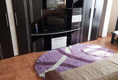 Garsonieră decomandată în 9 Mai - 1