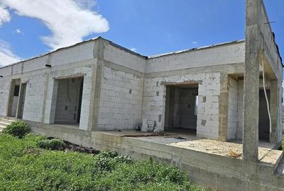 Casă cu 2 camere cu Teren 547 Mp în Cetate - 1
