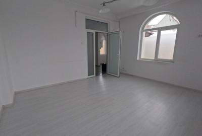 Casă individuală cu 9 camere cu Teren 215 Mp în Eminescu - 14