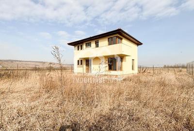 Casa individuala 4 camere, 140mp, teren 942mp, parcare, Jucu de Mijloc