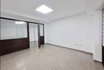 Spațiu comercial, de 47 mp, în Central - 3