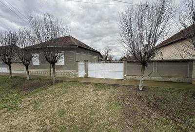 Casă cu 4 camere cu Teren 3611 Mp în Iratoșu - 1